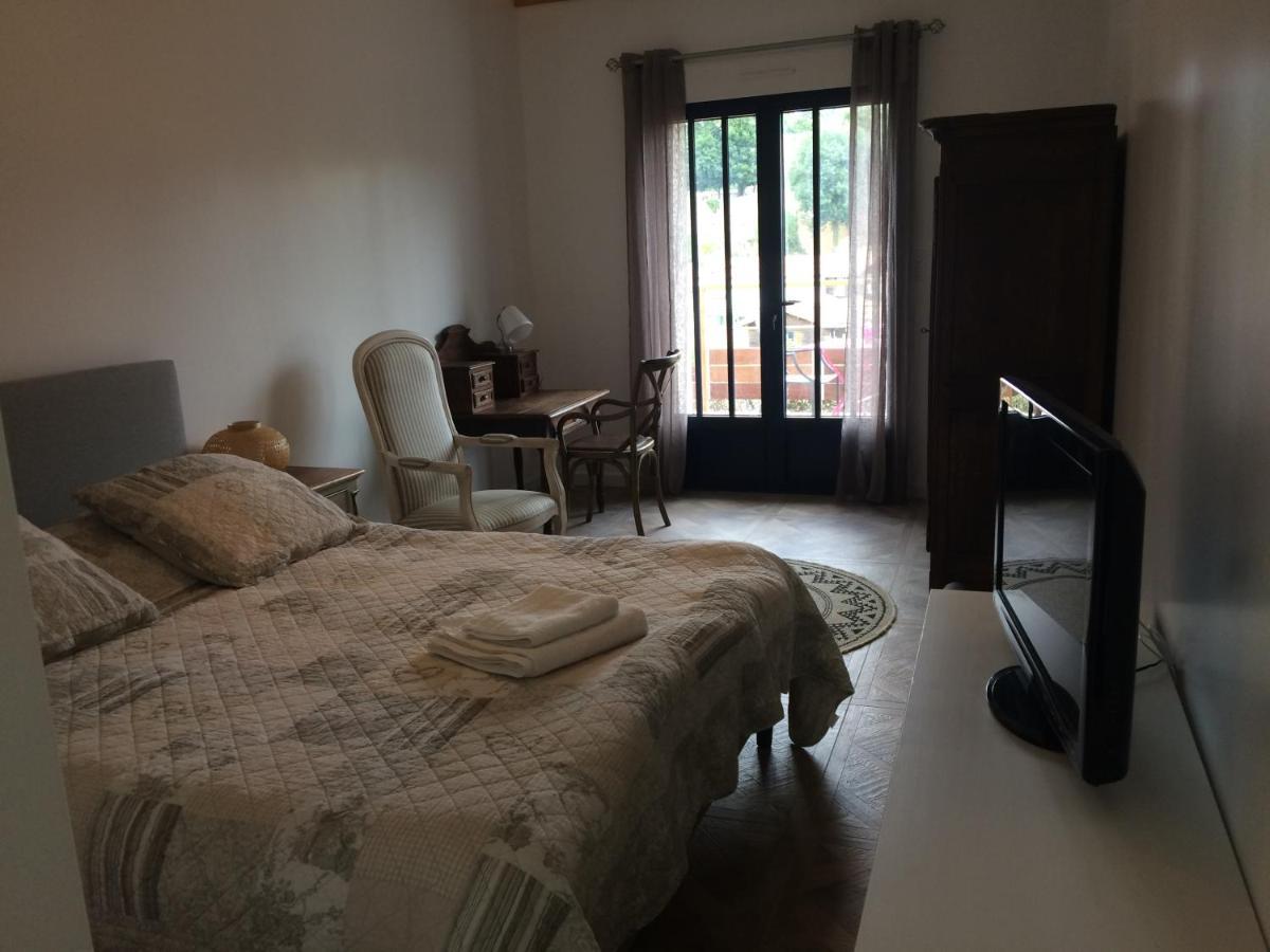Hotel Les 3 Pigeons Bressuire Zewnętrze zdjęcie