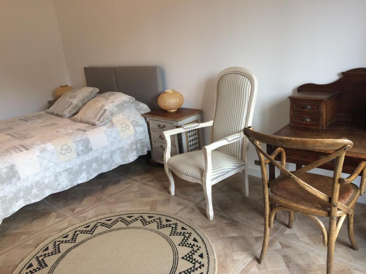 Hotel Les 3 Pigeons Bressuire Zewnętrze zdjęcie