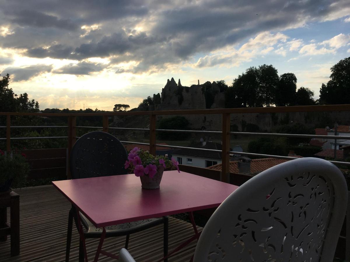 Hotel Les 3 Pigeons Bressuire Zewnętrze zdjęcie