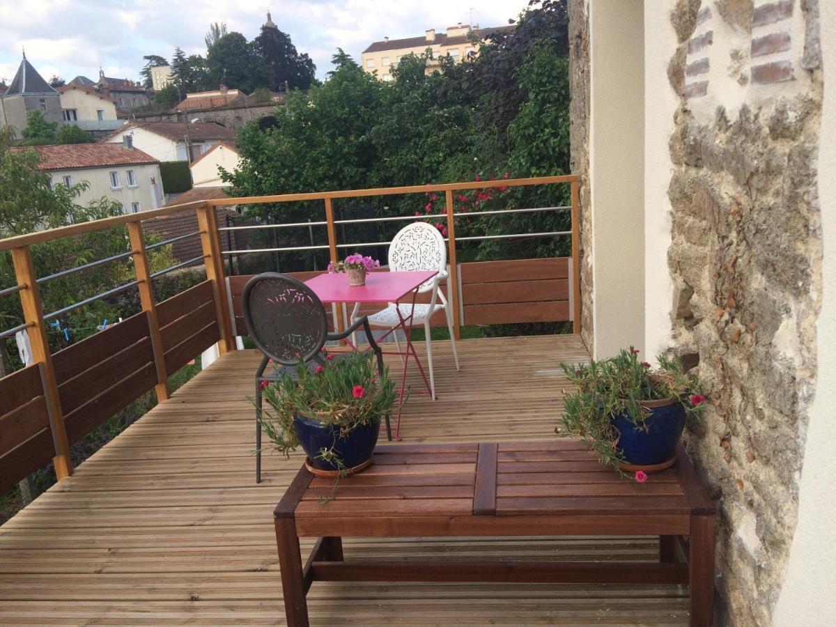 Hotel Les 3 Pigeons Bressuire Zewnętrze zdjęcie