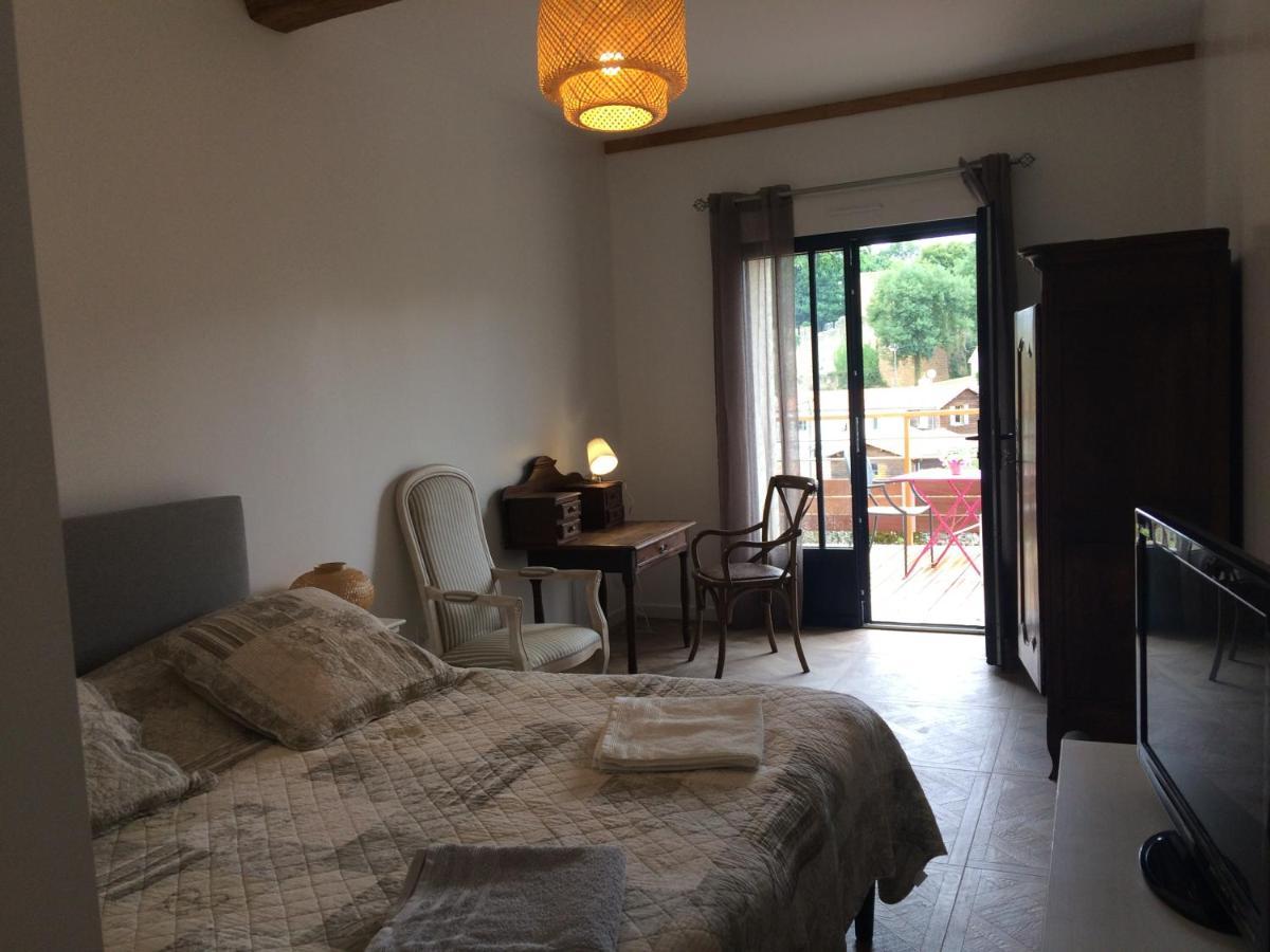 Hotel Les 3 Pigeons Bressuire Zewnętrze zdjęcie