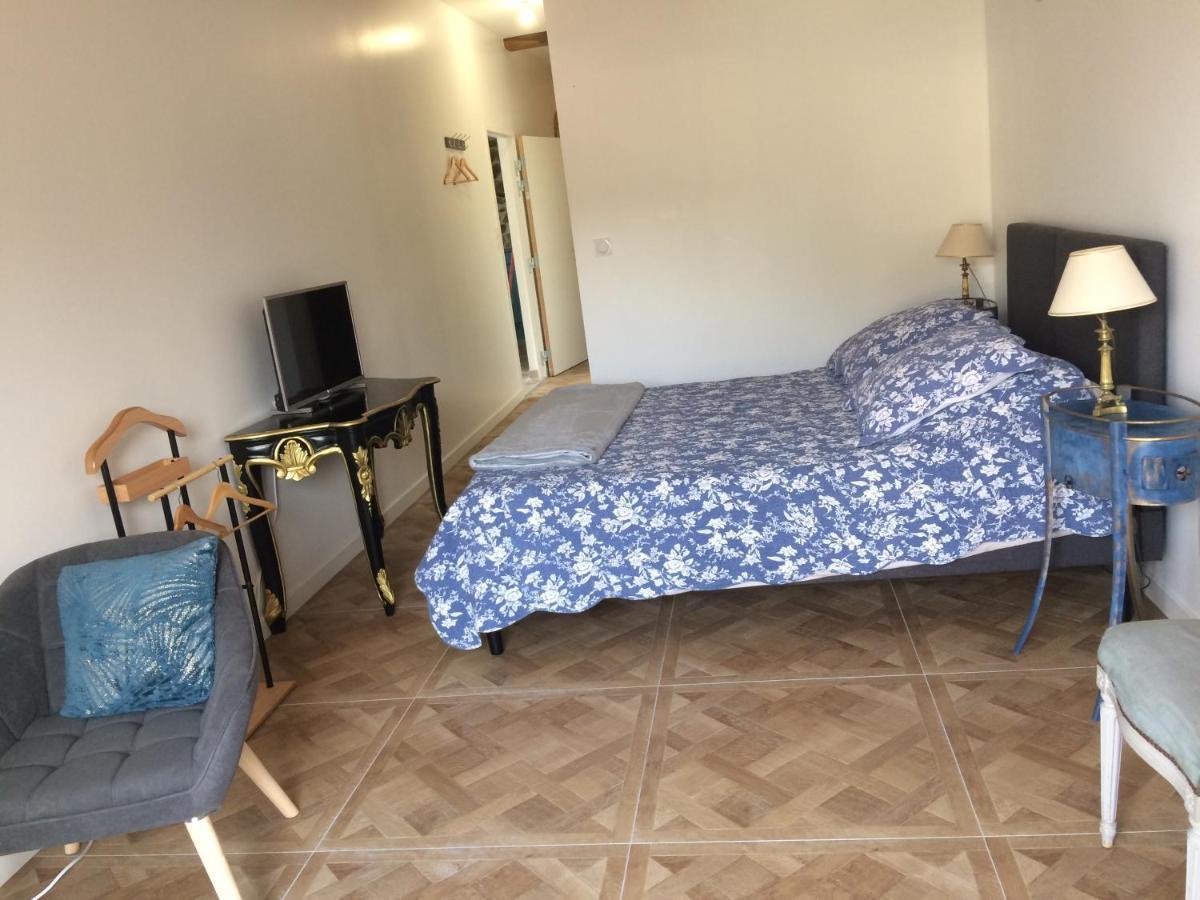 Hotel Les 3 Pigeons Bressuire Zewnętrze zdjęcie