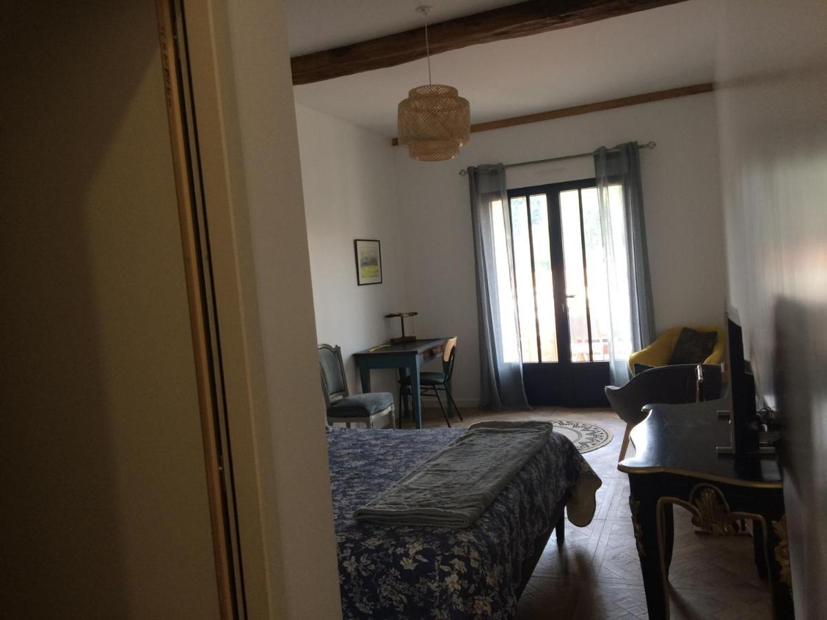 Hotel Les 3 Pigeons Bressuire Zewnętrze zdjęcie